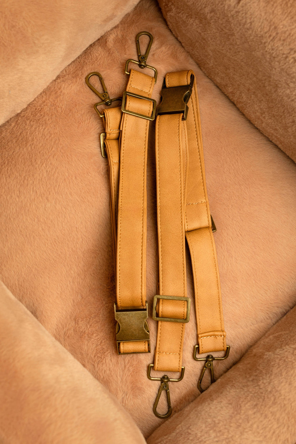 Noah & Paw Orthopedic Car Seat Carrier | Camel Vegan Leather