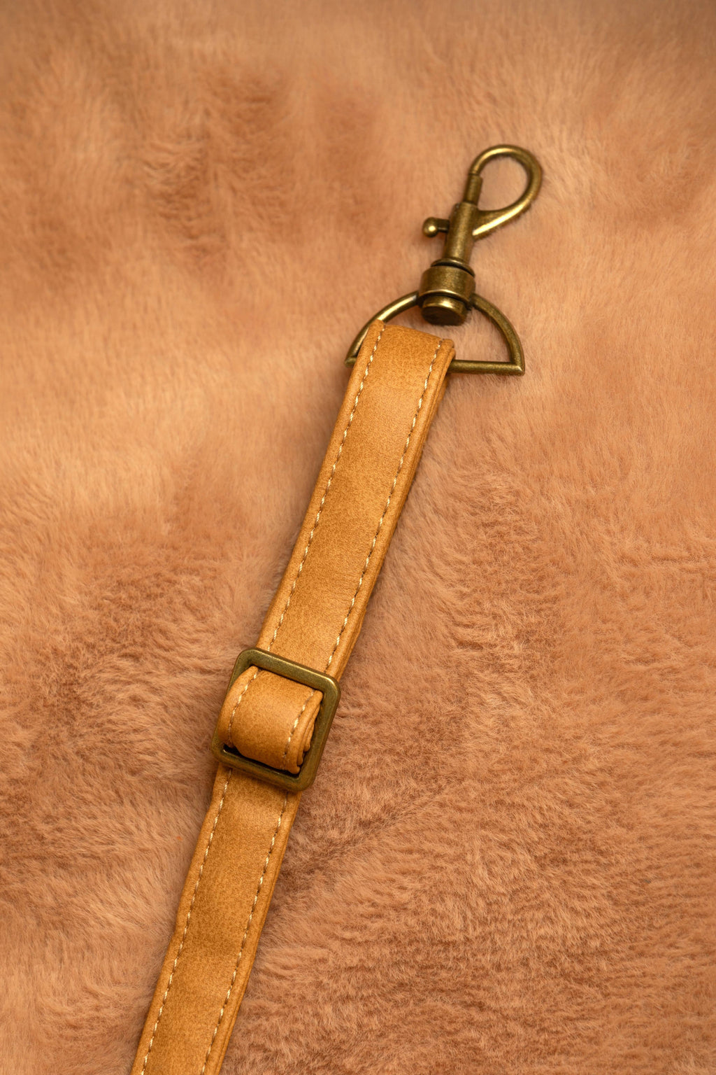 Noah & Paw Orthopedic Car Seat Carrier | Camel Vegan Leather